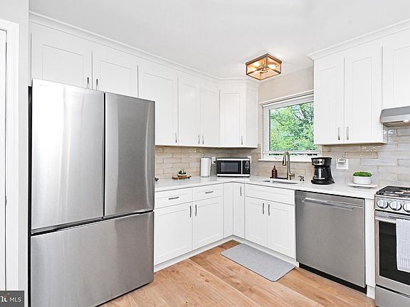 2nd image of 528 Cedarbrook Rd