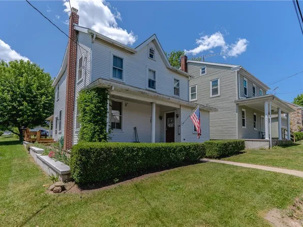 21 N Market St, New Ringgold, PA 17960