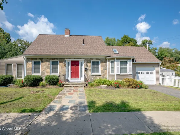5 Elmwood Drive, East Greenbush, NY 12061
