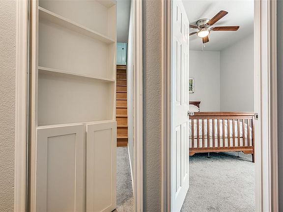3rd image of 9712 Colonywood Dr