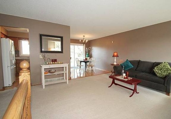 2409 - Living Room to Dining Room_10252017