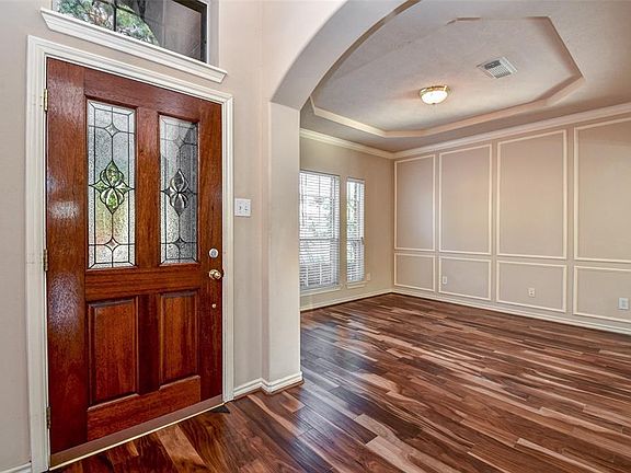 4th image of 1218 Riverchase Dr