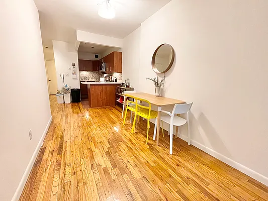 Rented by Compass | media 10