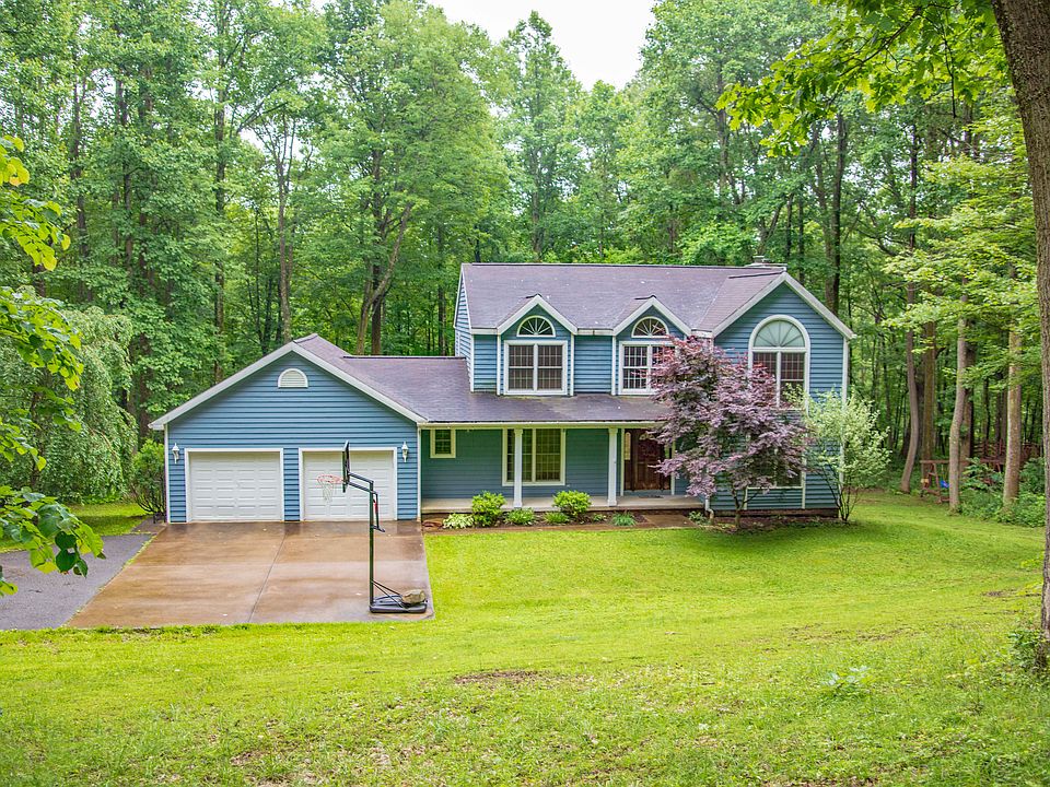1st image of 12 Scenic Woods Dr