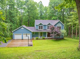 12 Scenic Woods Dr, Morgantown, WV 26508