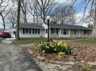 211 S Merrywood Ln, Muncie, IN 47304