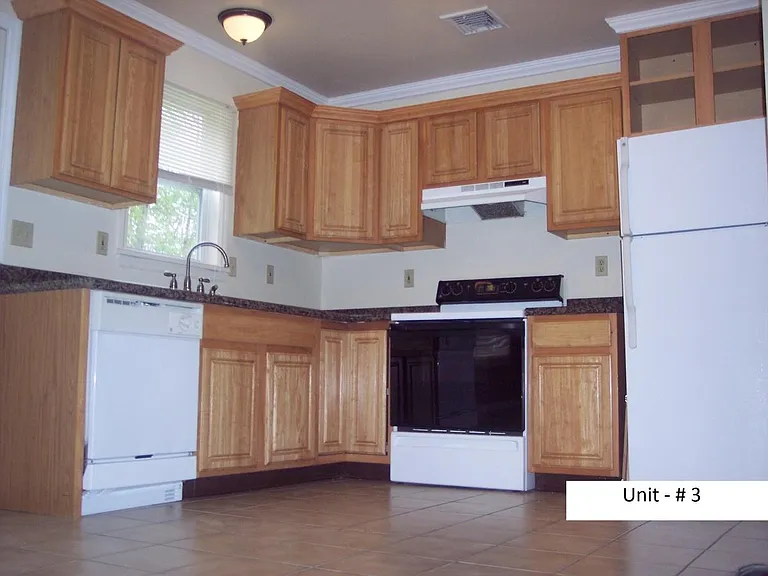 51 Lenox Ave — Photo 3