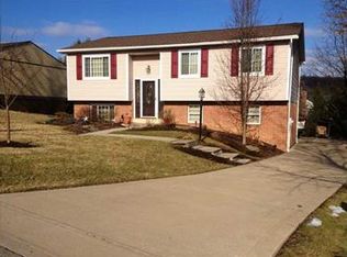 124 Tangleview Dr, White Oak, PA