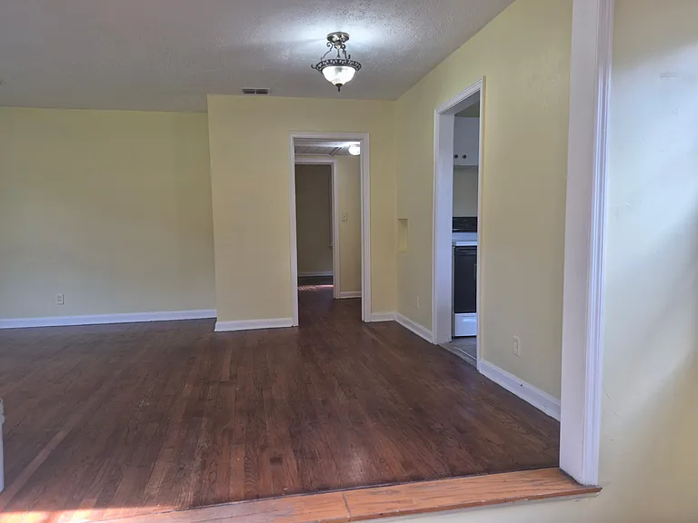 2552 Treemont St — Photo 9