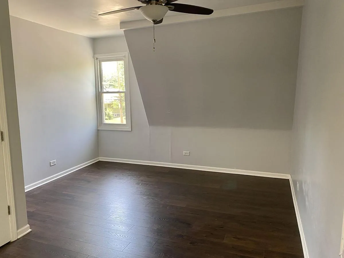 2 bed, 900 sqft, $1,100 — Photo 3
