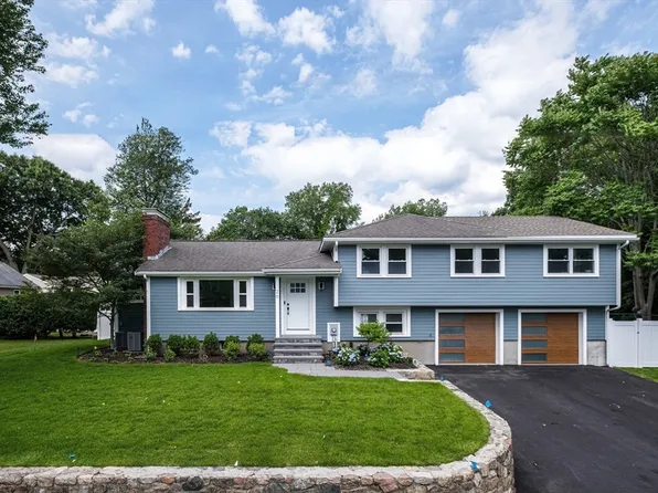 26 Harris Ave, Wellesley, MA 02481