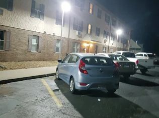 Golden Oak Apartments, Wood River, IL 62095