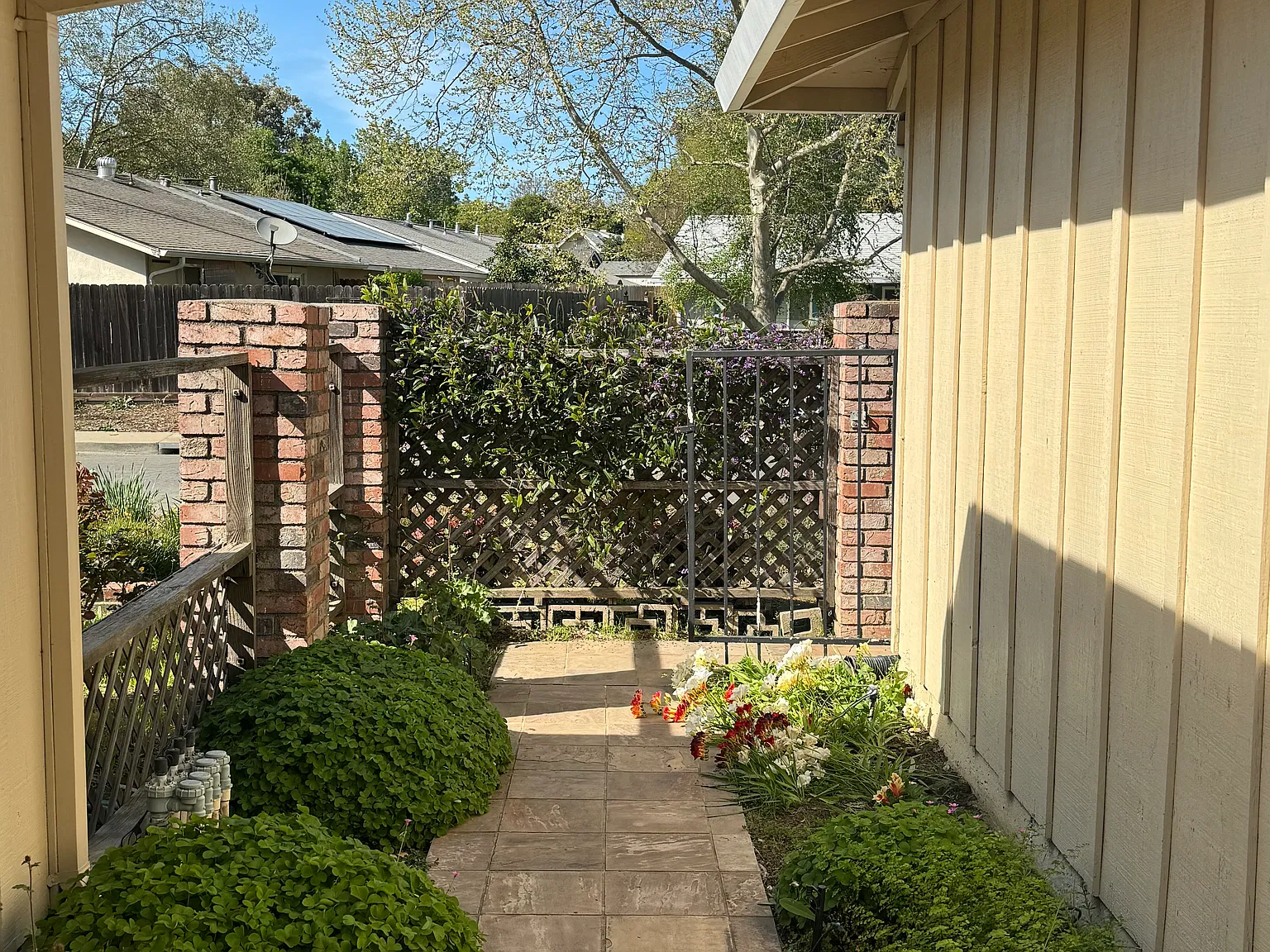 3 bed, 1426 sqft, $3,025 — Photo 2