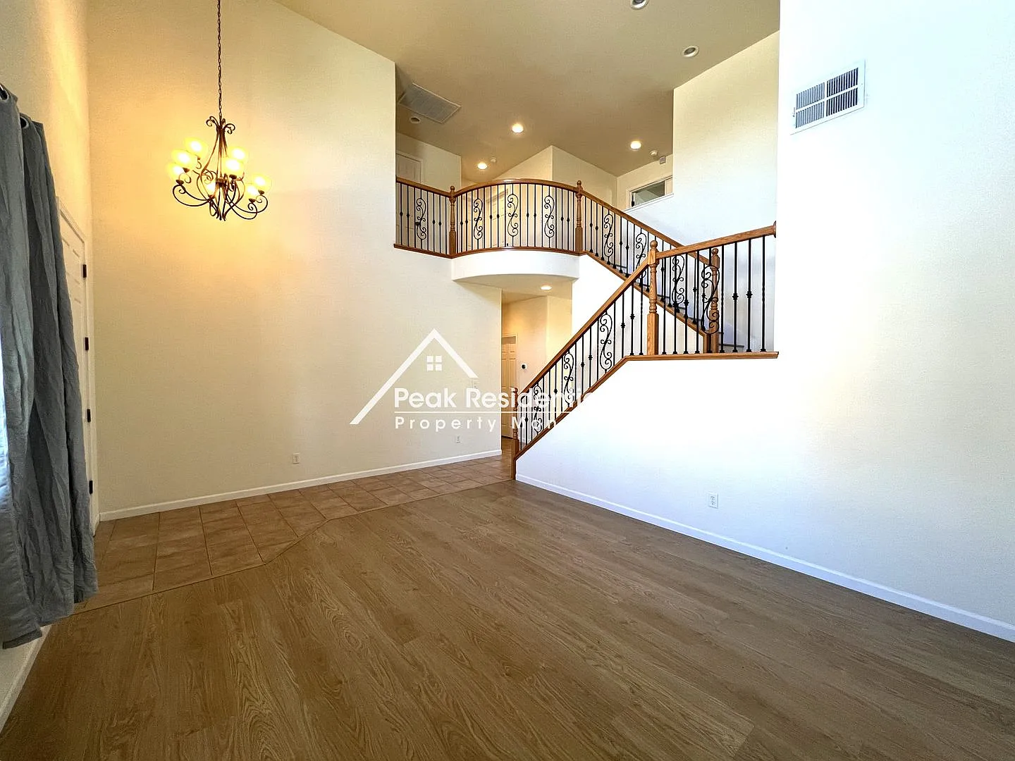 Spacious 4bd/3ba Elk Grove Home! — Photo 4