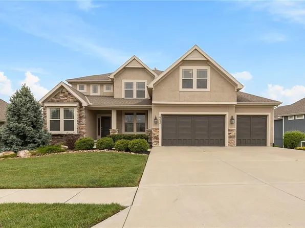 16424 Perry St, Overland Park, KS 66085