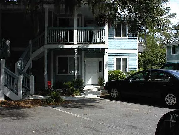 404 Battery Ln #404