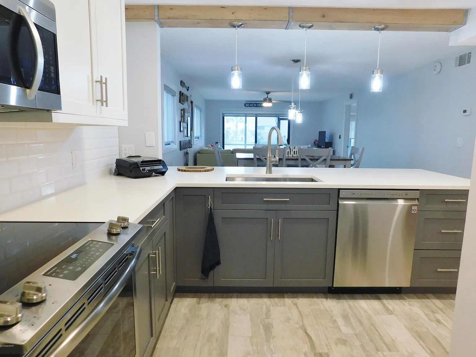2 bed, 2.0 bath, 1240 sqft, $2,400 — Photo 3