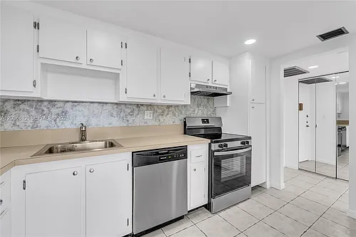 2781 Taft St #303 Photo 1