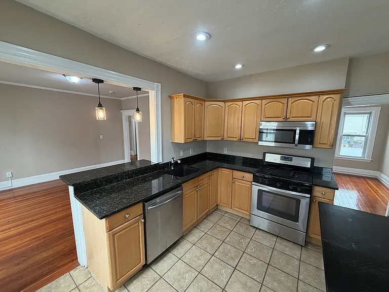9 Swan St #2 — Photo 14