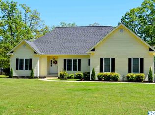 5625 Summer Place Rd, Cedar Bluff, AL 35959