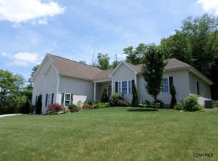 401 Old Farm Ln, Johnstown, PA 15904