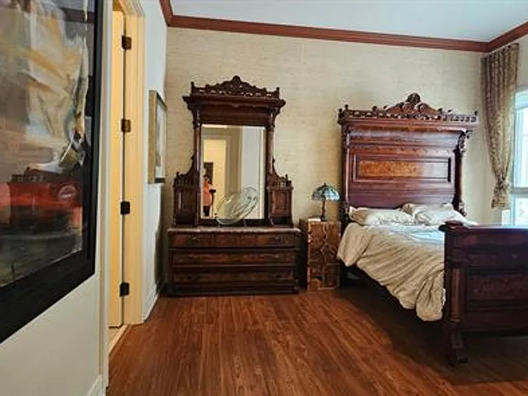 16117 Emerald Estates Dr — Photo 5