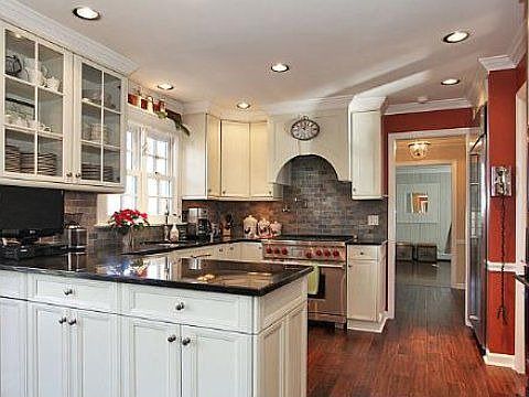 5th image of 5 Wainscott Ln
