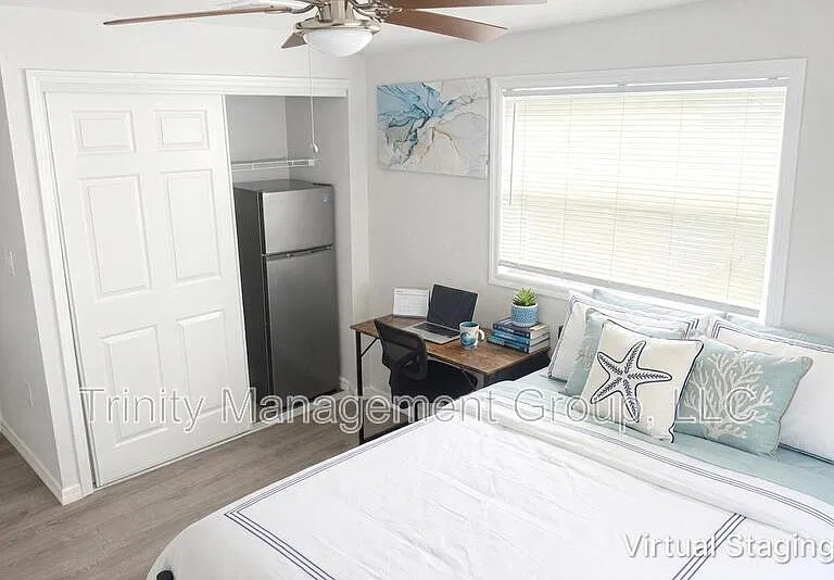 1509 Winding Way E #2 — Photo 1
