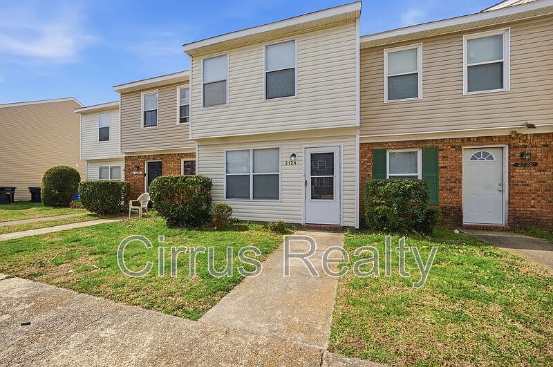 1st image of 2724 Peach St