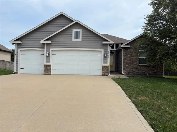 3725 N 154th St, Basehor, KS 66007