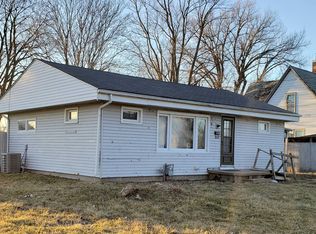 608 S 5th St, Monmouth, IL 61462