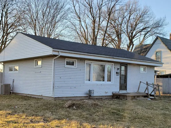 608 S 5th St, Monmouth, IL 61462