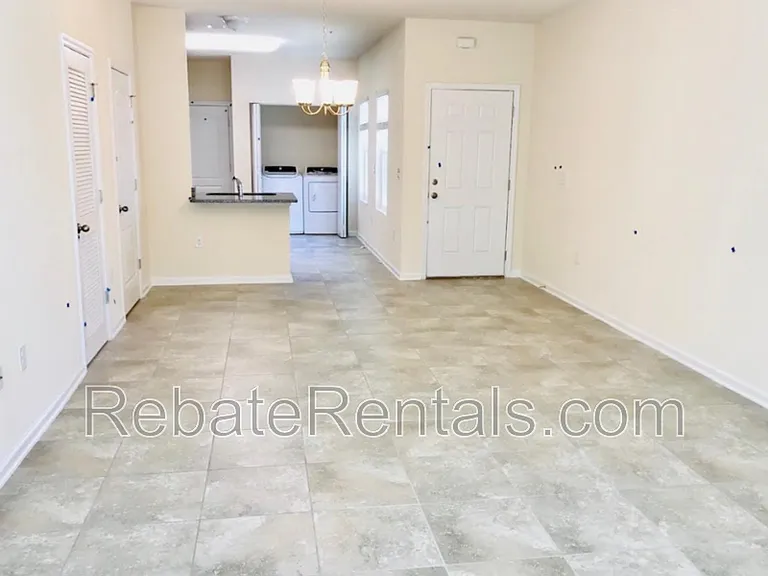 732 Servia Dr — Photo 5