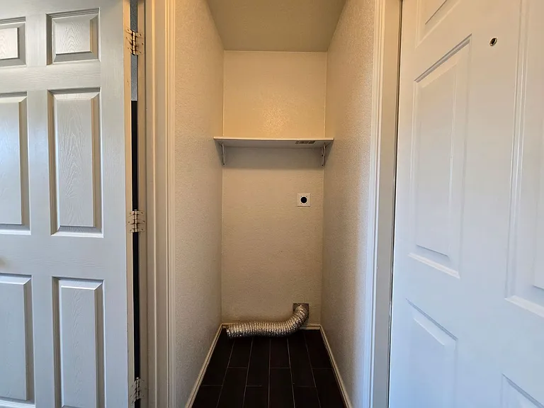 3802 Captain Dr — Photo 24