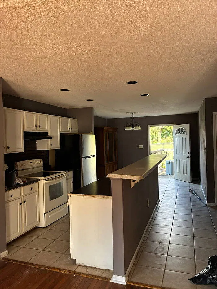 3 bed, 2.0 bath, $1,150 — Photo 2