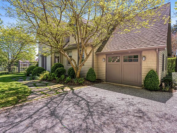 5th image of 68 Meetinghouse Ln