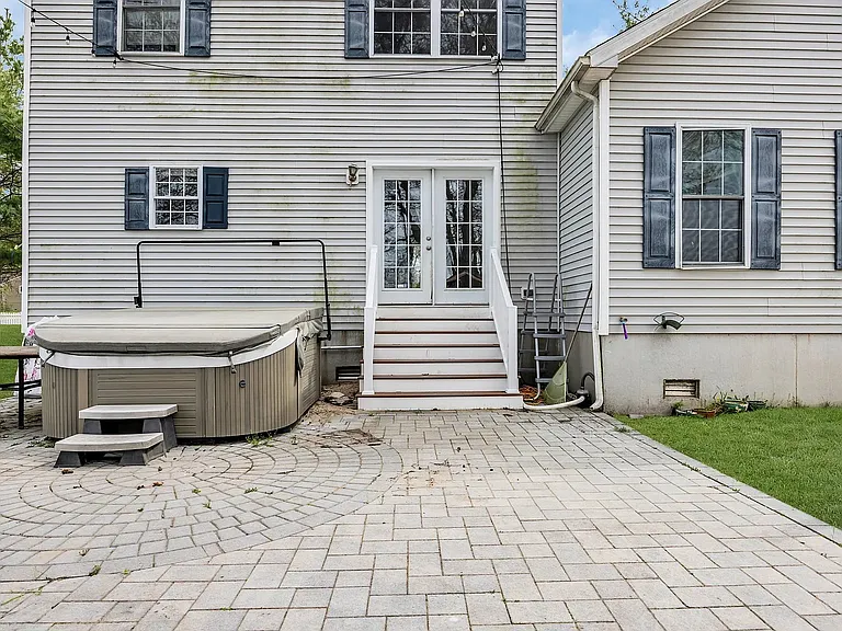 1541 Monmouth Ave #A — Photo 23