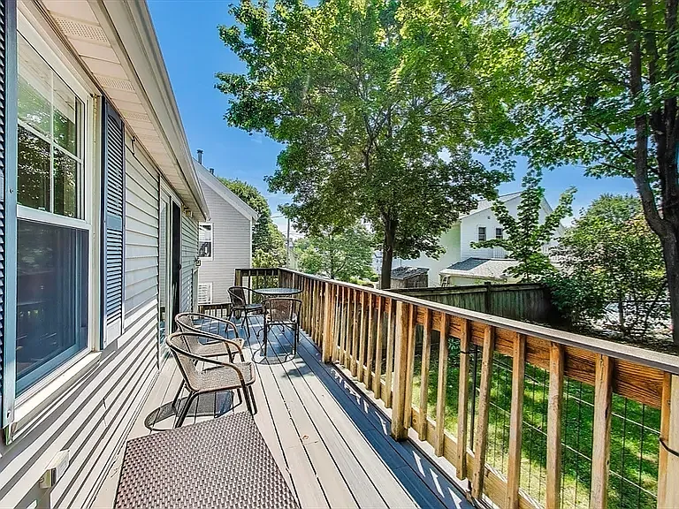 417 Washington St — Photo 2