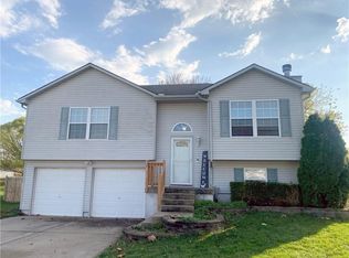 412 College Ter, Odessa, MO 64076