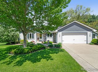 5251 Vista Royale Ct NE, Rockford, MI 49341
