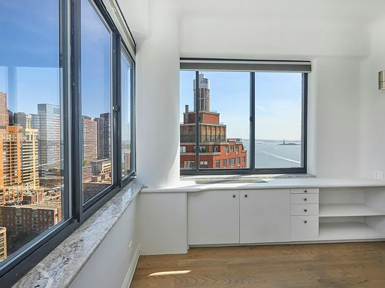 377 Rector Pl #PHB — Photo 27