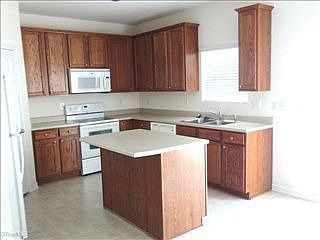 2nd image of 28 Arbor Hill Pl