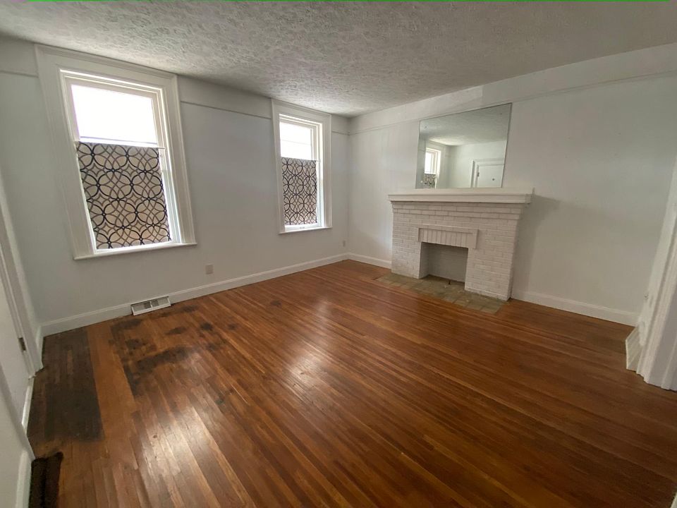 Living Room with Hardwood floors and fireplace