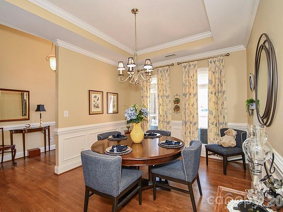 5th image of 5314 Woodridge Dr