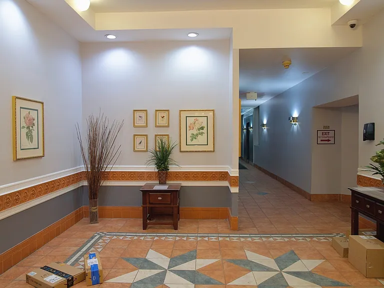 10 Weston Ave #411 — Photo 18