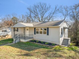 243 Greens Lake Cir, Rossville, GA 30741