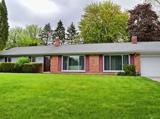 1928 Dawn Ridge Rd, Commerce Township, MI 48390