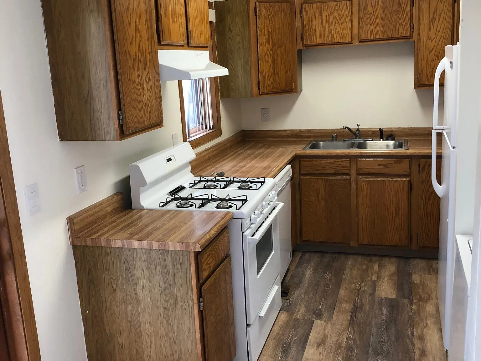 2 bed, 800 sqft, $1,230 — Photo 2