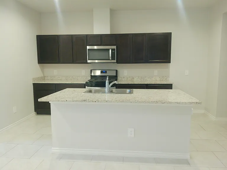 2306 Tranquil Ln — Photo 2