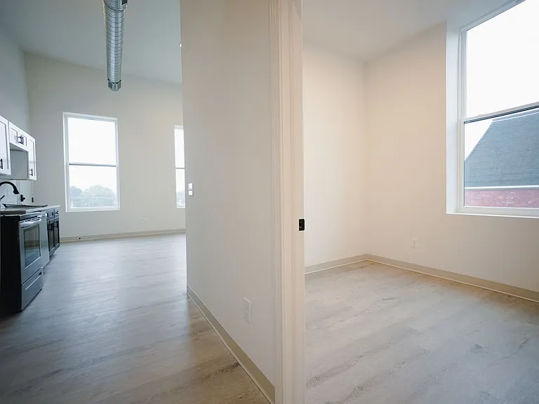 350 N Main St — Photo 33